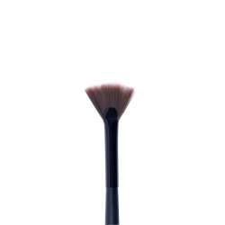 Fan Brush - makeup brste