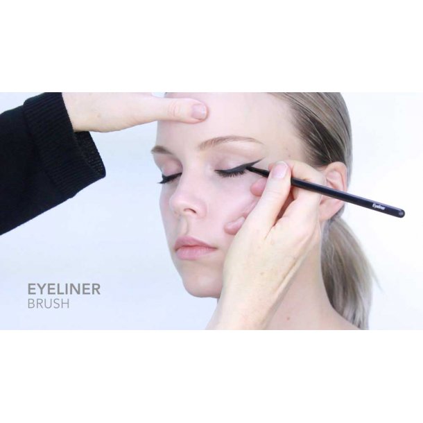 Eyeliner brush